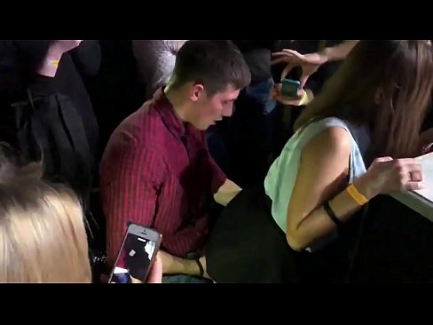 ❤️ Pravi seks v ruskem nočnem klubu. 18-letno rusko dekle v anusu in vagini zajebano v nočnem klubu ❤️❌ Sex video na porno sl.rostov-laminat.ru ❤